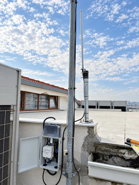 Çatı üzerinde ekipman ve anten montajı